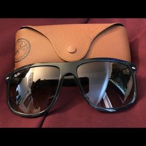 Ray Ban RB4147 601/32 black sunglasses